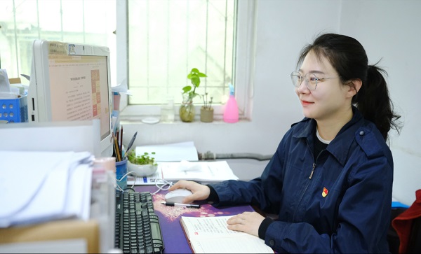 291656484006672134.jpeg 守得初心绽芳华 sunbet申搏物测公司 李乔.jpg