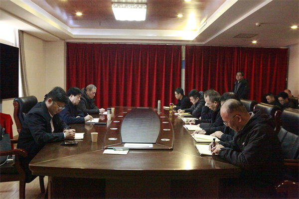 151671092277190891.jpeg 12月2日,sunbet申搏集团党委书记、董事长谢辉,党委委员、副总经理秦建强,经营管理部副主任周恩堂一行来一八六公司开展调研。一八六公司7名领导班子成员和19名中层干部参加了调研会。摄影:郭玉佳 (3).jpg